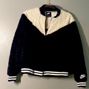 Women’s Nike Black and White fur Bomber jacket size Large !